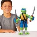 TU843000 TMNT  Roll N Punch Leonardo 30 cm Figür - 83418